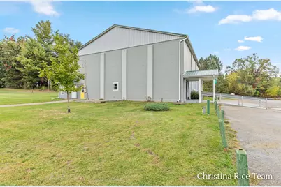 207 N Clark Street, Six Lakes, MI 48886 - Photo 2