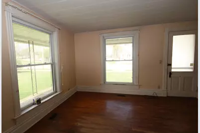304 E Prairie Street, Vicksburg, MI 49097 - Photo 4
