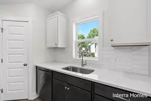 325 Round Hill Rd, Kalamazoo, MI 49009 - Photo 8