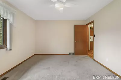 205 Parkside Drive, Zeeland, MI 49464 - Photo 14