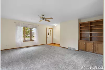 205 Parkside Drive, Zeeland, MI 49464 - Photo 4