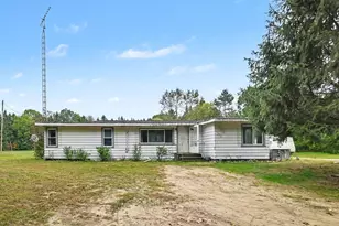 271 66th St, South Haven, MI 49090 - Photo 2