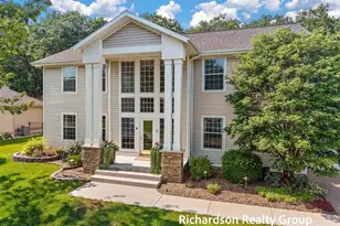 18657 Sioux Dr, Spring Lake, MI 49456 - Photo 4