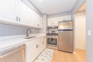 1213 Island Dr, Ann Arbor, MI 48105 - Photo 2