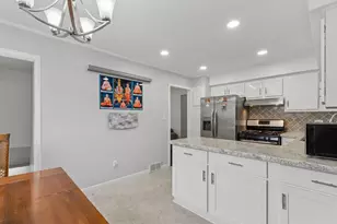 8234 Holly Dr, Canton, MI 48187 - Photo 12