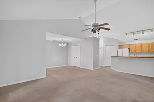 743 W Barrington Cir, Jackson, MI 49203 - Photo 6