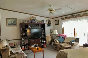 106 W Vermont Ave, White Pigeon, MI 49099 - Photo 2