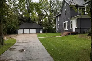 341 E Napier Ave, Benton Harbor, MI 49022 - Photo 2