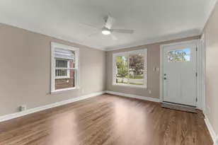 24601 Carlysle St, Dearborn, MI 48124 - Photo 8