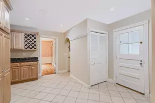 1761 Chevy Chase Blvd, Kalamazoo, MI 49008 - Photo 16