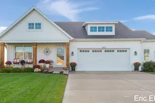 3932 Elm Ridge Dr, Holland, MI 49424 - Photo 2