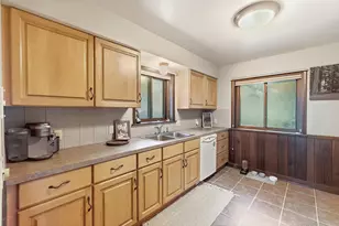236 W South St, Hastings, MI 49058 - Photo 10