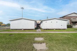 203 Spaulding St, Dowagiac, MI 49047 - Photo 1