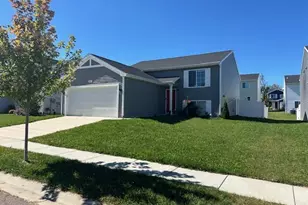 2849 Jordan River Dr, Fowlerville, MI 48836 - Photo 2