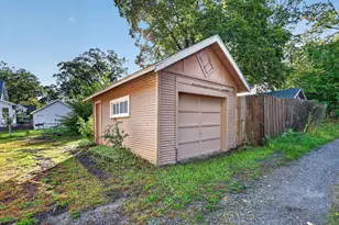 379 E Dale Ave, Muskegon, MI 49442 - Photo 32