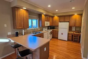 1119 N Fairway Dr, Pontiac, MI 48340 - Photo 4
