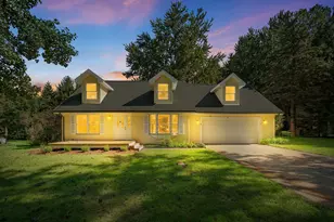 43618 Carla Dr, Paw Paw, MI 49079 - Photo 2