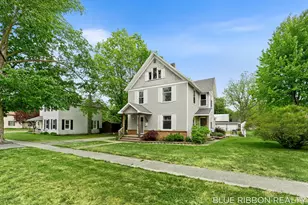 130 W Cherry St, Wayland, MI 49348 - Photo 4