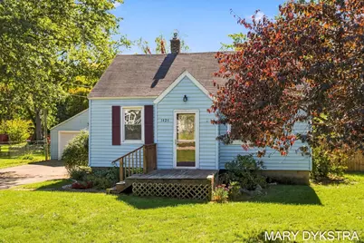 1426 W Lakewood Boulevard, Holland, MI 49424 - Photo 4