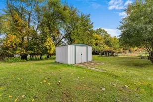 53 Greenwood Ave, Hillsdale, MI 49242 - Photo 4