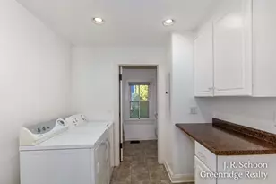 93 W 12th St, Holland, MI 49423 - Photo 16