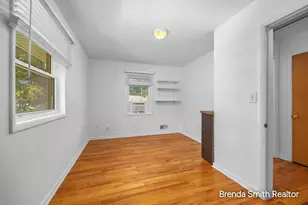 935 Kentwood Dr NE, Grand Rapids, MI 49505 - Photo 12