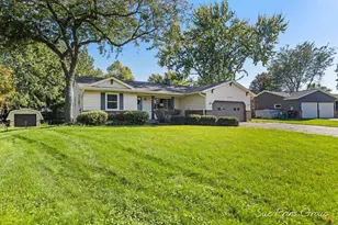 1714 Honeybrook Dr, Jenison, MI 49428 - Photo 2