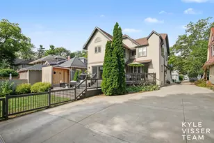 560 Laurel Ave SE, East Grand Rapids, MI 49506 - Photo 28