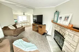 916 Wintergreen Dr, Hastings, MI 49058 - Photo 10