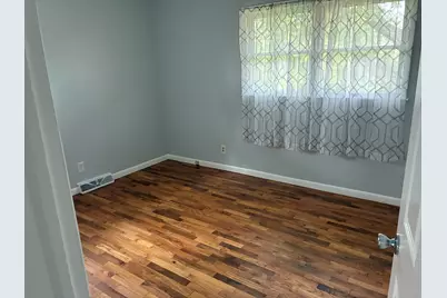 1324 N Waterloo Avenue, Jackson, MI 49202 - Photo 4
