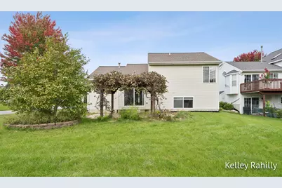 5750 Sugarberry Drive SE, Kentwood, MI 49512 - Photo 2