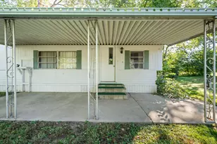 33208 Clark Ln, Niles, MI 49120 - Photo 4
