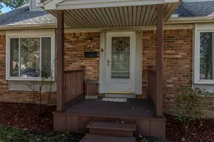 720 N Maple Rd, Ann Arbor, MI 48103 - Photo 2
