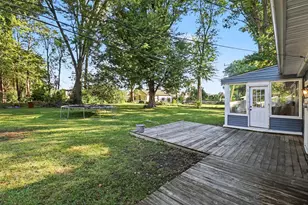 20752 Newman Dr, Brownstown, MI 48183 - Photo 18