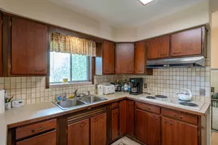 4156 Weymouth Dr SE, Grand Rapids, MI 49508 - Photo 10