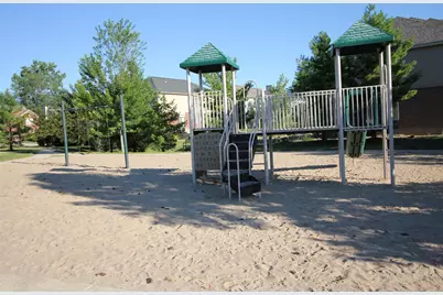 24628 Cavendish Avenue E, Novi, MI 48375 - Photo 14