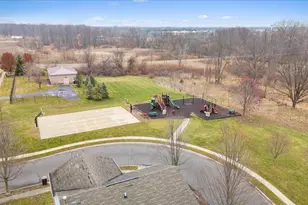 2806 Kalkaska River Dr, Fowlerville, MI 48836 - Photo 24