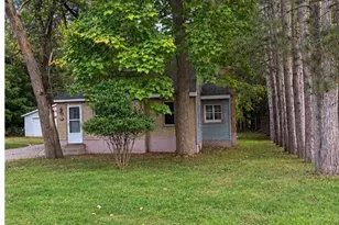 569 Porter Rd, Norton Shores, MI 49441 - Photo 4