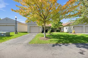 2615 Cascade Pl Dr SE, Grand Rapids, MI 49546 - Photo 4