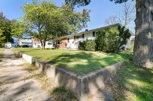 108 W Dewey St, Buchanan, MI 49107 - Photo 2