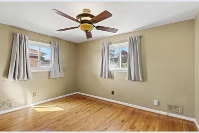 9351 Laurence Avenue, Allen Park, MI 48101 - Photo 12