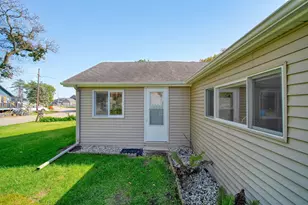 847 S Lakeside Dr, Michigan Center, MI 49254 - Photo 14