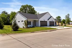 4285 Tallman Woods Dr NW, Grand Rapids, MI 49534 - Photo 2