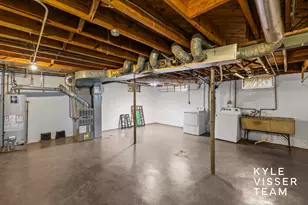 228 Baynton Ave NE, Grand Rapids, MI 49503 - Photo 24