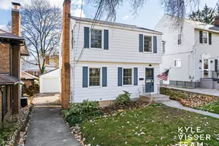228 Baynton Ave NE, Grand Rapids, MI 49503 - Photo 1