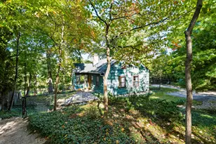 2400 Crest Dr, Kalamazoo, MI 49008 - Photo 2