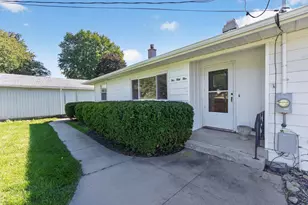 555 Norvell Beach Dr, Brooklyn, MI 49230 - Photo 4