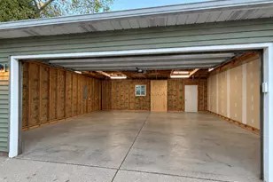 10213 Bath Rd, Byron, MI 48418 - Photo 4