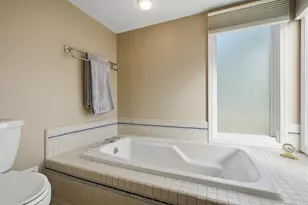 20027 Wayne Rd, Livonia, MI 48152 - Photo 30