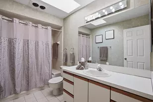 20027 Wayne Rd, Livonia, MI 48152 - Photo 32